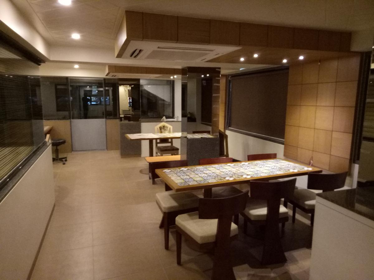 Hotel Umesh Даман Экстерьер фото